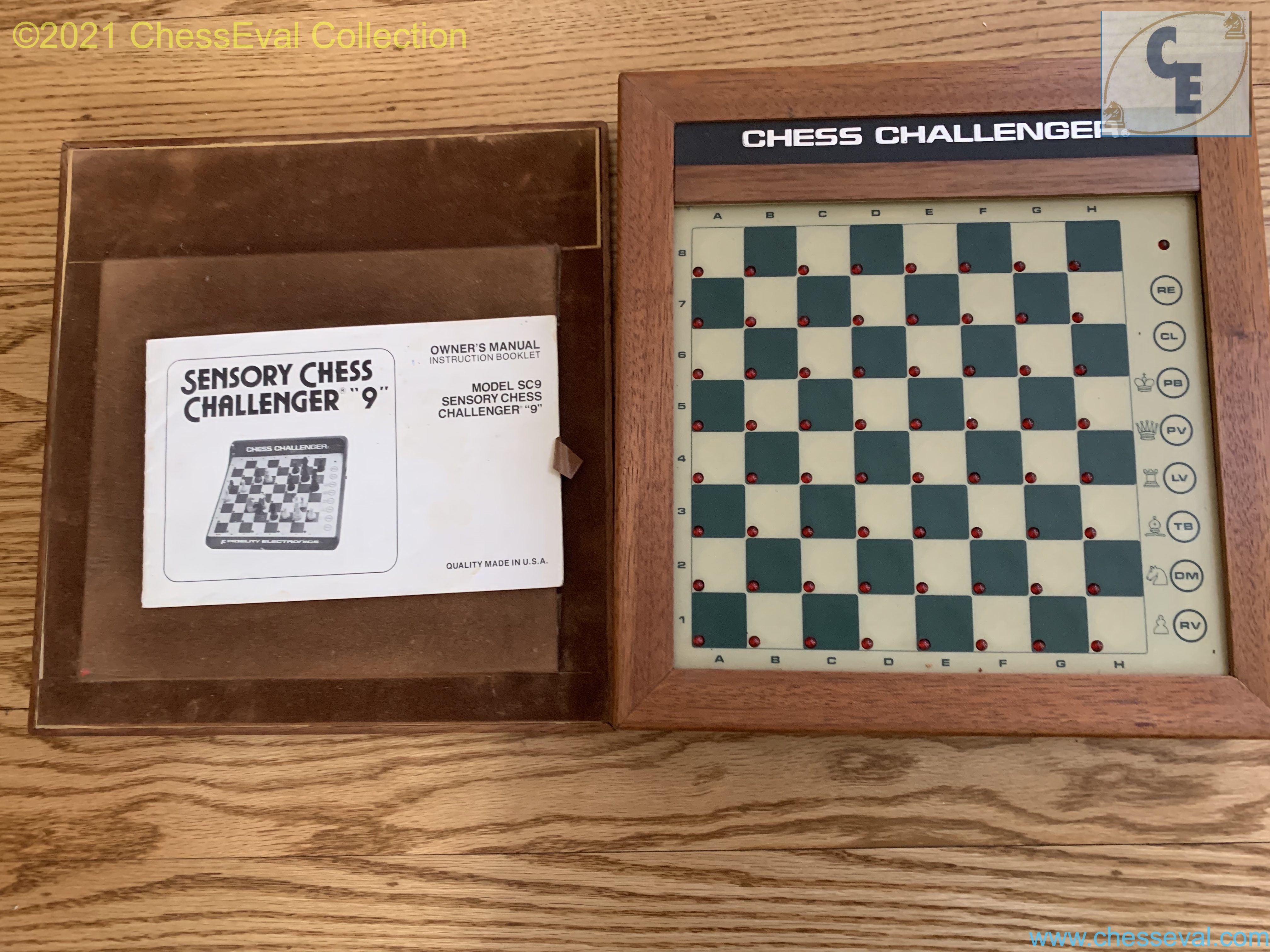 Fidelity Sensory Chess Challenger 9 with wood case (1982) U-RARE — FidelityCSC9-0004.jpg